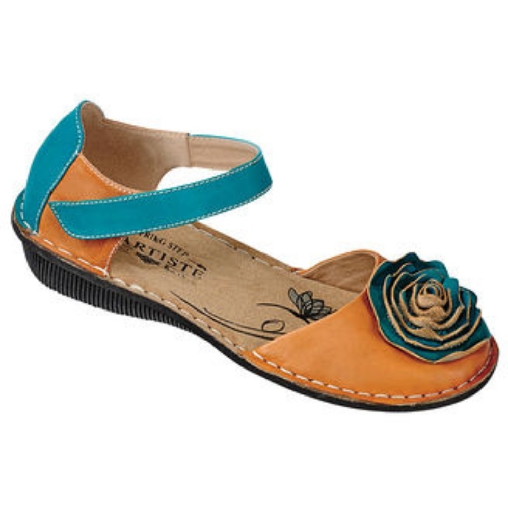 L'Artiste by Spring Step® Caicos Casual